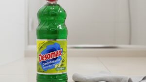 Desinfetante eucalipto para que serve: guia completo de diluição e uso por cômodo