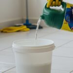 Como limpar casa depois de enchente com água sanitária, passo a passo