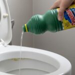 Vaso sanitário amarelado: como limpar com água sanitária sem estragar o esmalte